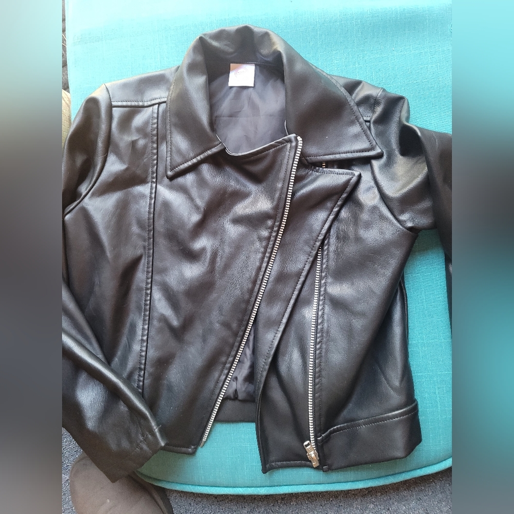 Girls Medium 7/8 size pleather jacket